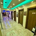 Grand Ararat Hotel