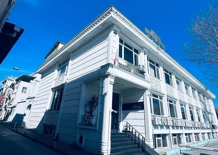 Grand Ararat Hotel