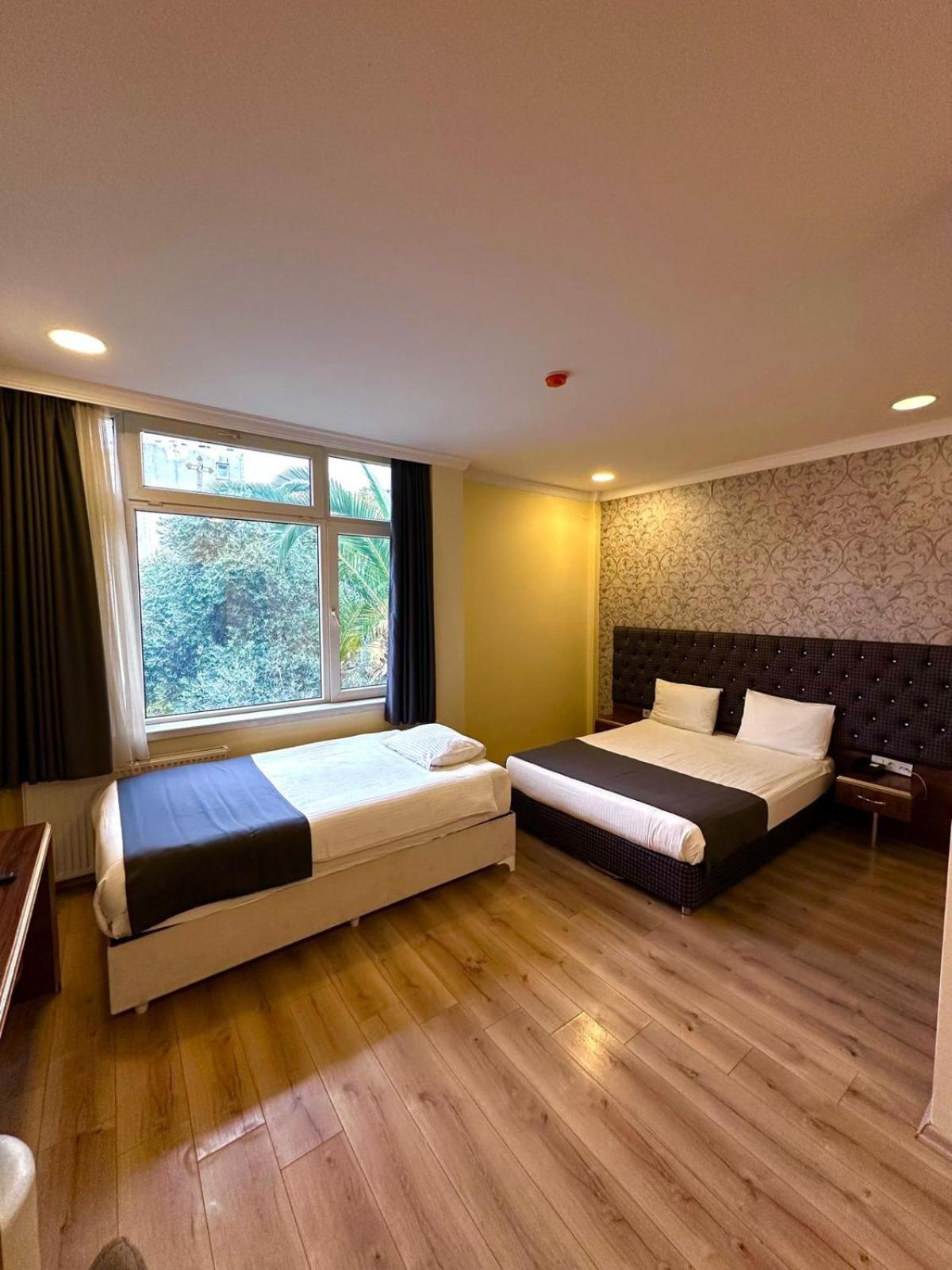 Hotel Grand Ararat 4*