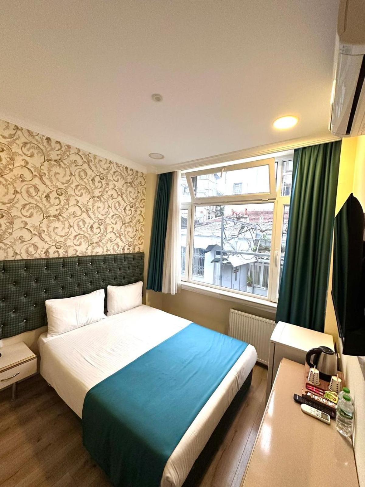Hotel Grand Ararat 4*